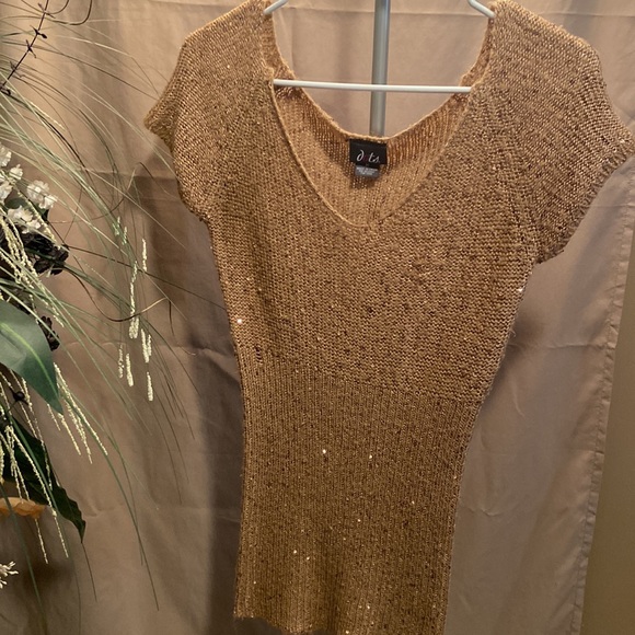 Short sleeve sweater top - Picture 5 of 6